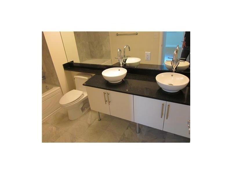 31 Southeast 5th St, Miami, FL 33131