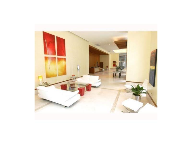 1050Brickell Ave, Miami, FL 33131