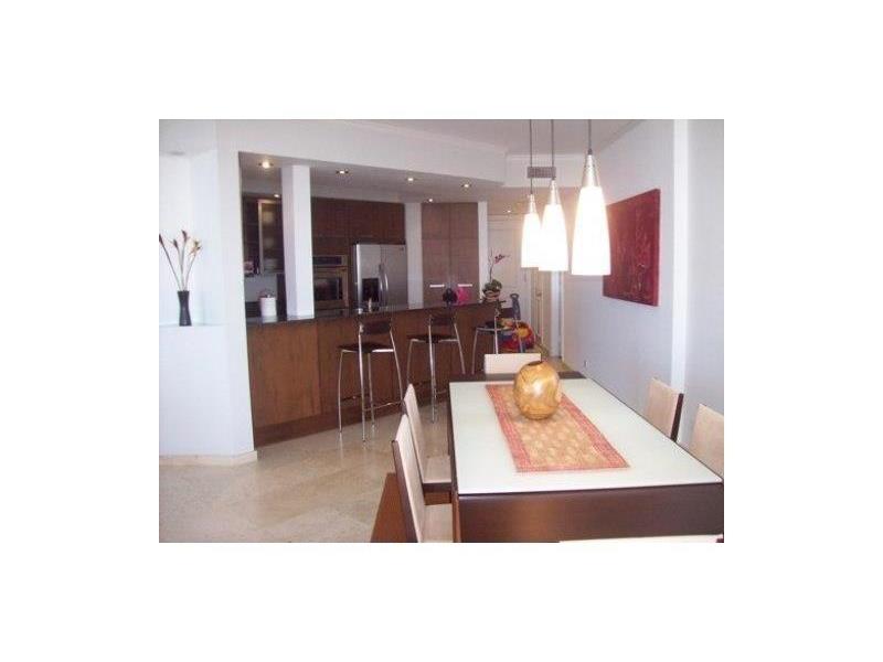 888Brickell Key Dr, Miami, FL 33131