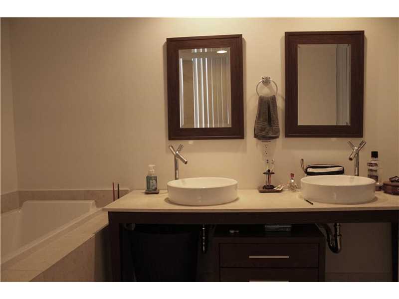 475Brickell Ave, Miami, FL 33131
