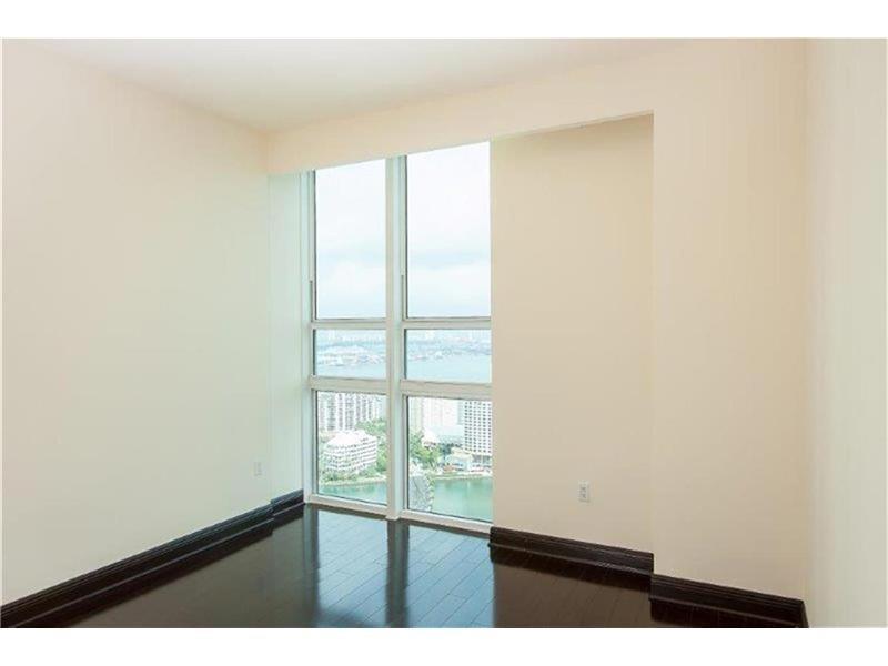 951Brickell Bay Dr, Miami, FL 33131