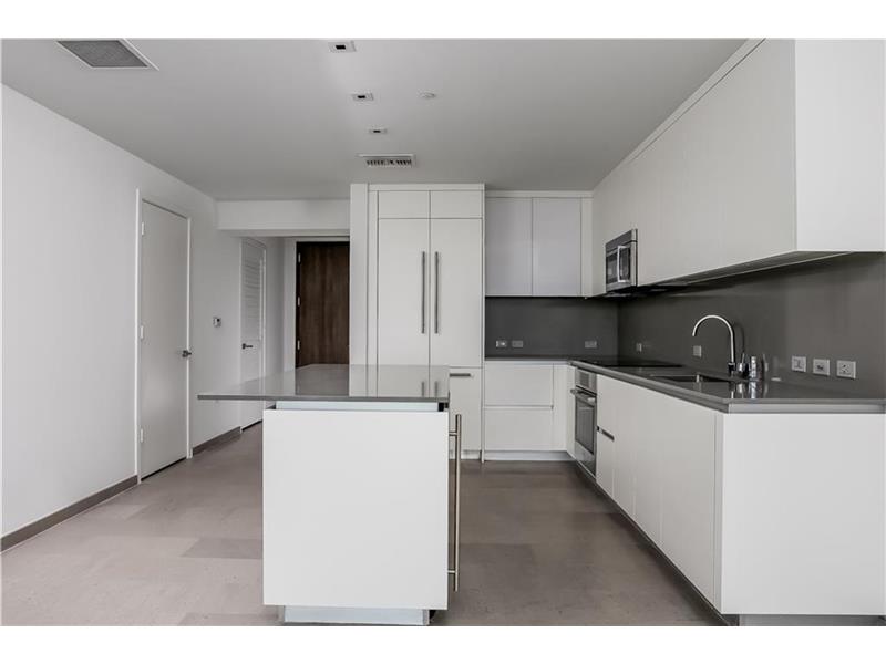 68 Southeast 6 ST, Miami, FL 33131