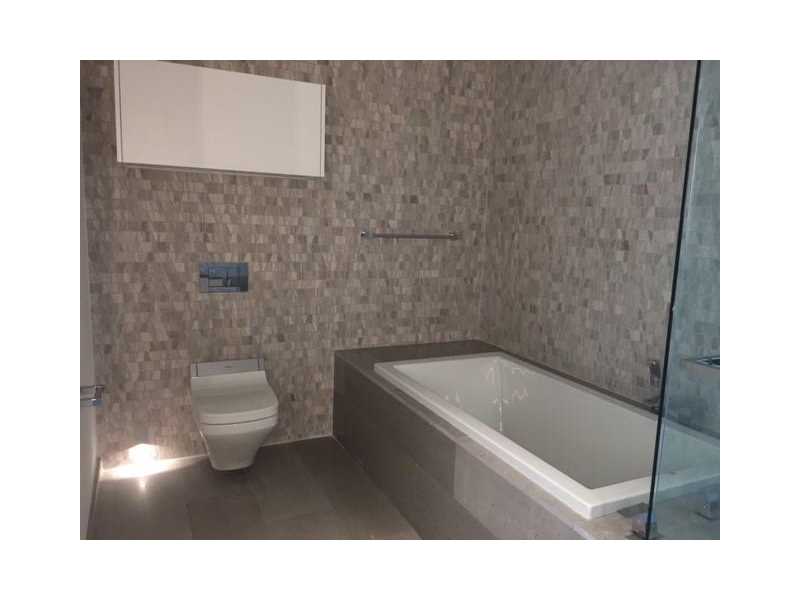 68 Southeast 6 Street, Miami, FL 33131