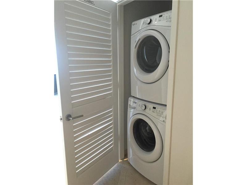 68 Southeast 6 ST, Miami, FL 33131