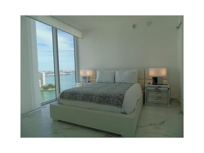 1300Brickell Bay Dr, Miami, FL 33131
