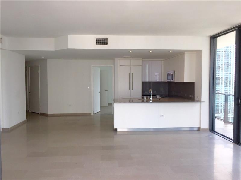 68 Southeast 6 ST, Miami, FL 33131