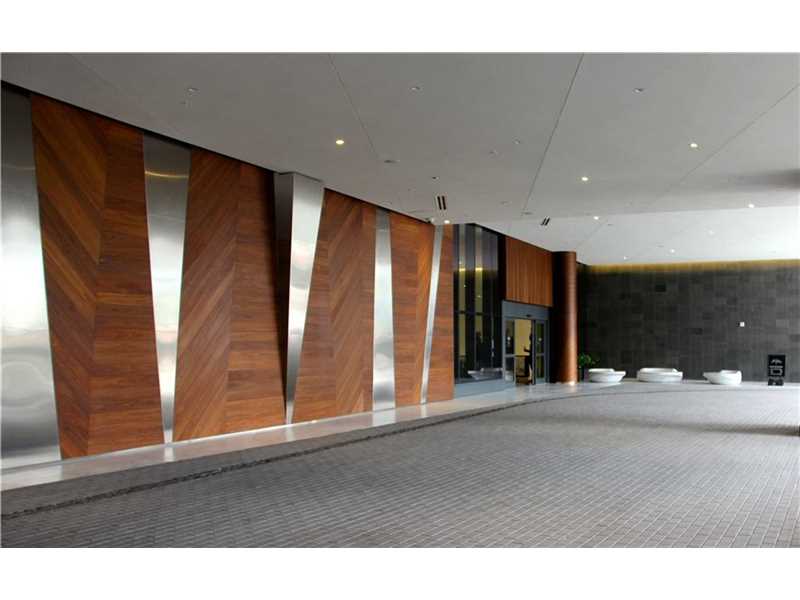 68 Southeast 6 ST, Miami, FL 33131