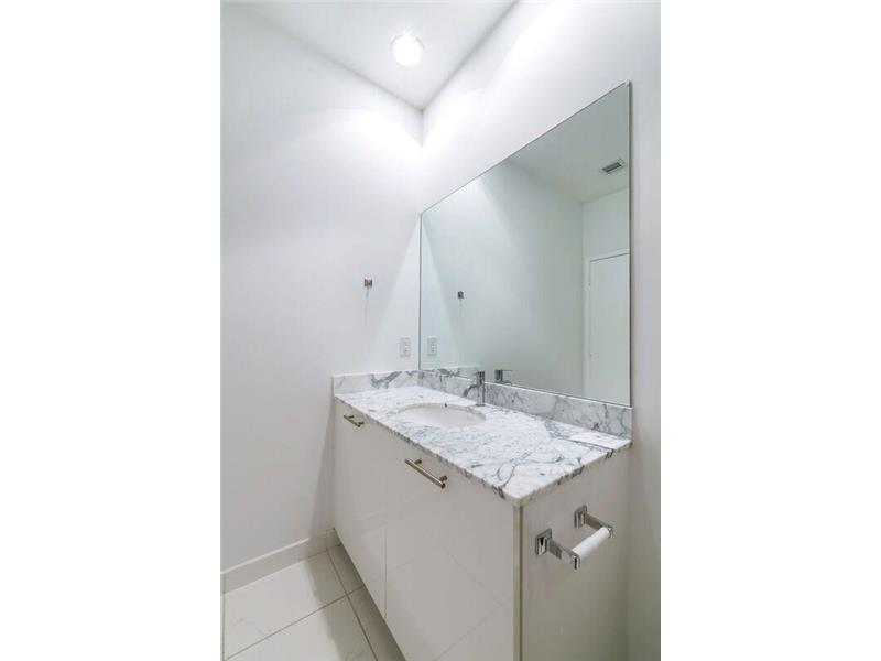 950Brickell Bay Dr, Miami, FL 33131