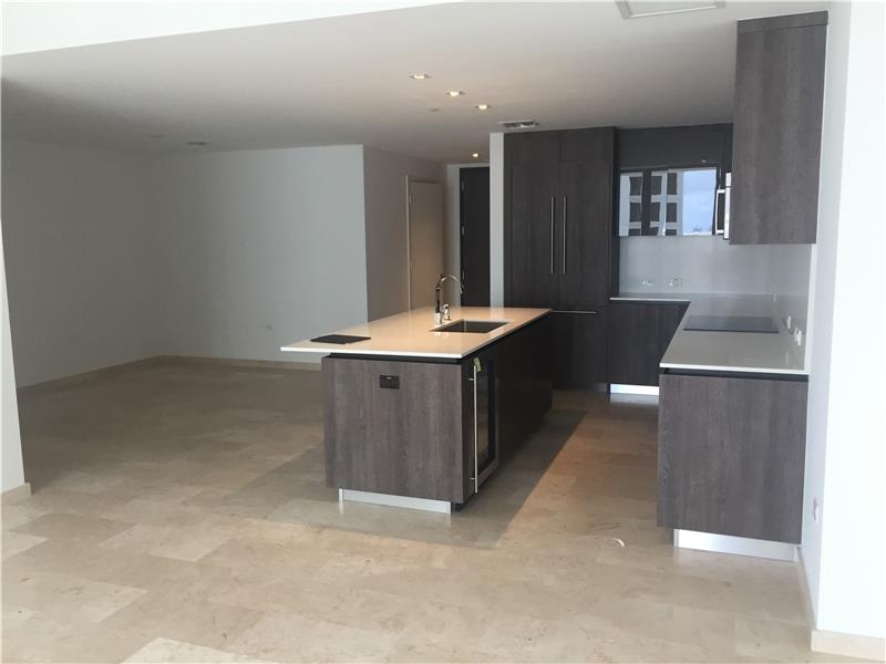 68 Southeast 6 ST, Miami, FL 33131