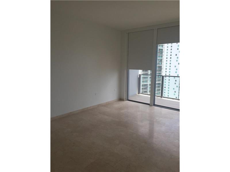 68 Southeast 6 ST, Miami, FL 33131