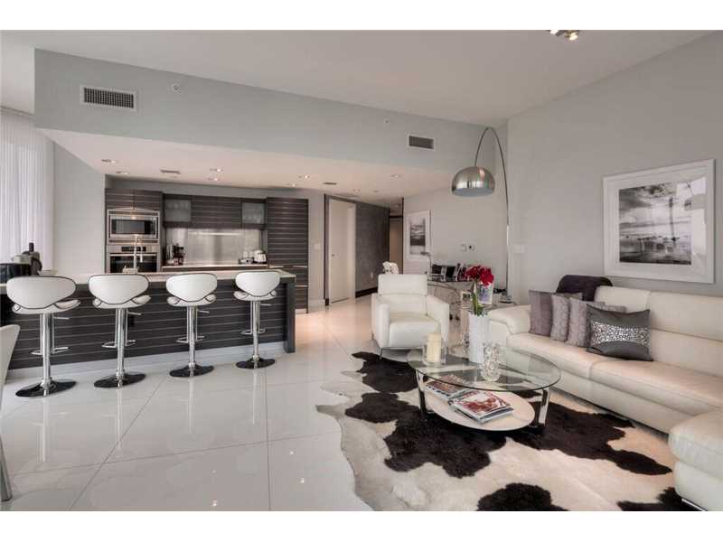 200BISCAYNE BLVD WAY, Miami, FL 33131