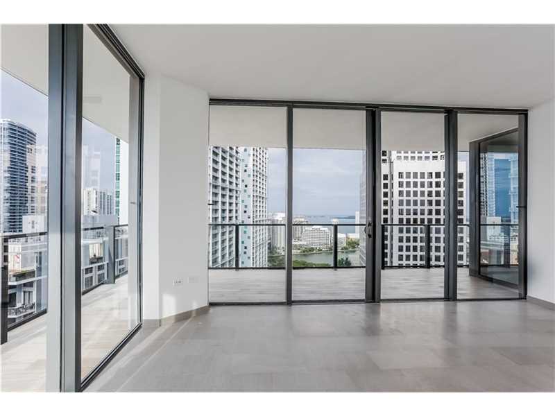 68 Southeast 6 ST, Miami, FL 33131