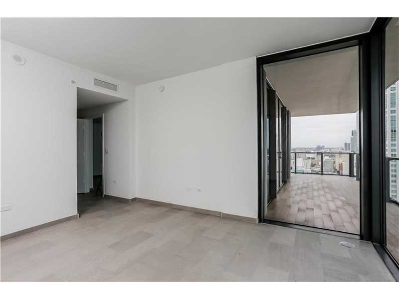 68 Southeast 6 ST, Miami, FL 33131