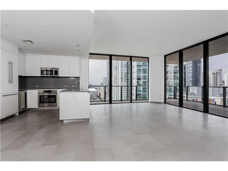 68 Southeast 6 ST, Miami, FL 33131