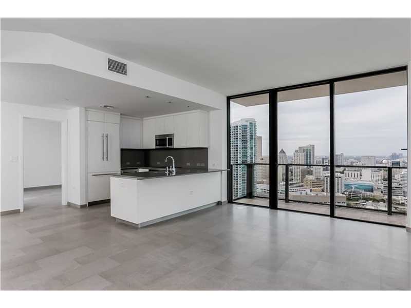 68 Southeast 6 ST, Miami, FL 33131