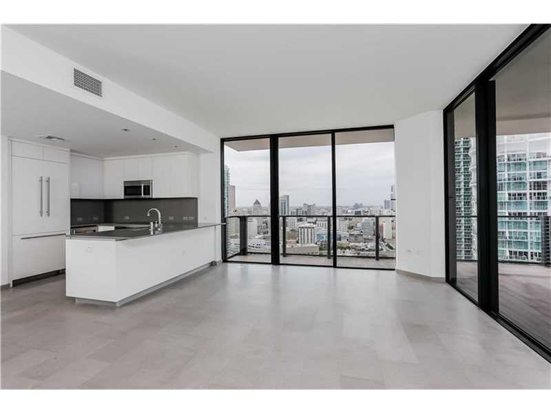 68 Southeast 6 ST, Miami, FL 33131