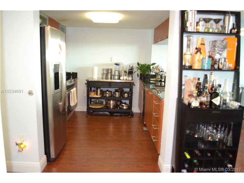 1800 North Bayshore Dr, Miami, FL 33132