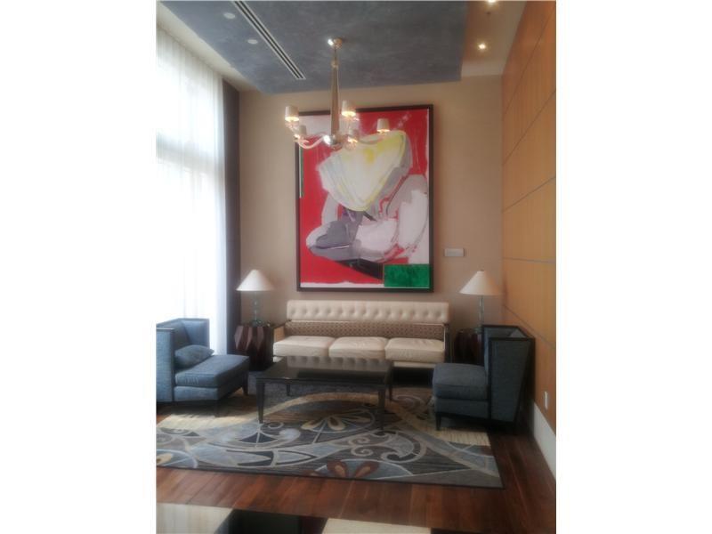 244Biscayne Blvd, Miami, FL 33132