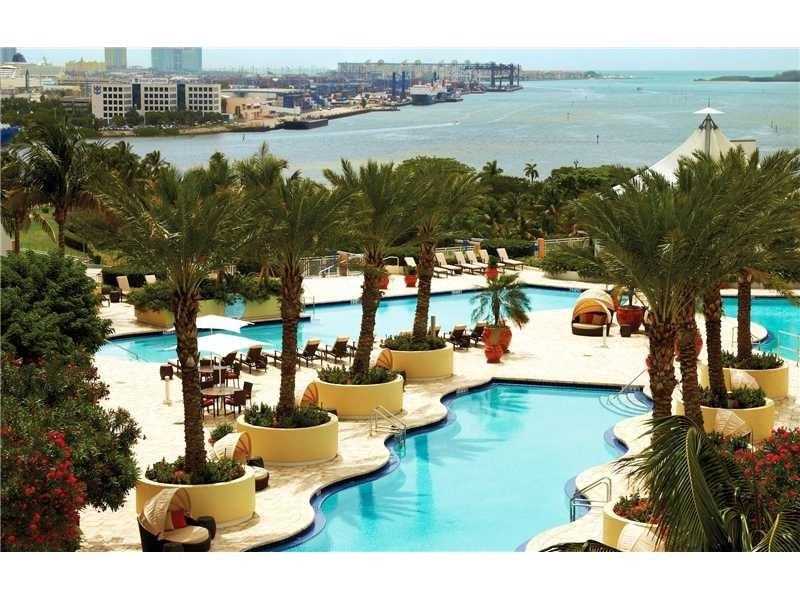 253 Northeast 2nd St, Miami, FL 33132
