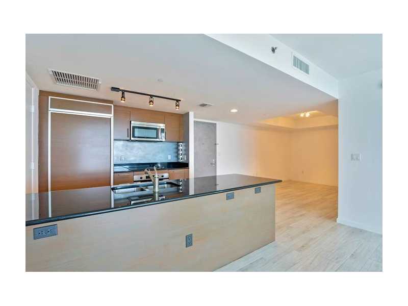 50BISCAYNE BL, Miami, FL 33132