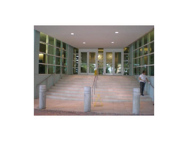 1900 North Bayshore Dr, Miami, FL 33132