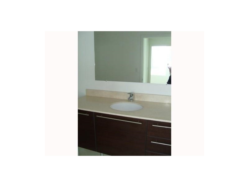 1900 North Bayshore Dr, Miami, FL 33132