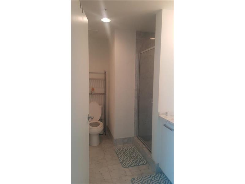 244Biscayne Blvd, Miami, FL 33132