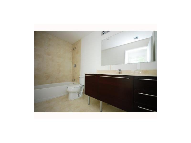 1900 North Bayshore Dr, Miami, FL 33132