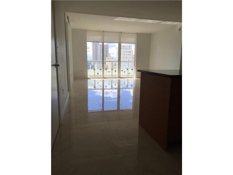 50BISCAYNE BL, Miami, FL 33132