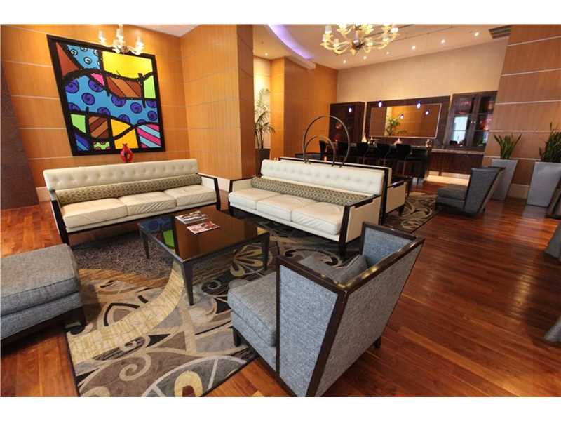 253 Northeast 2nd St, Miami, FL 33132