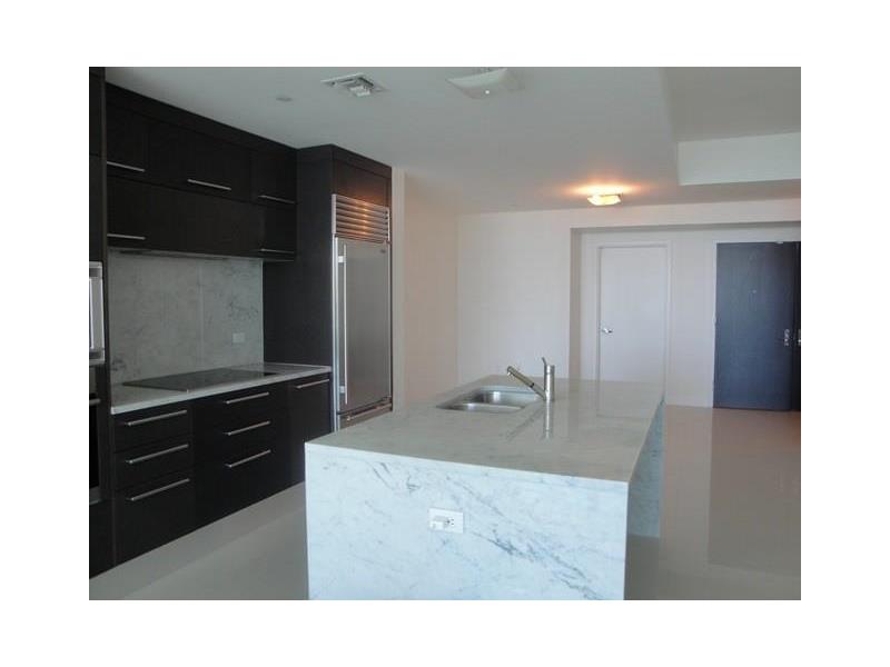 900Biscayne Blvd, Miami, FL 33132