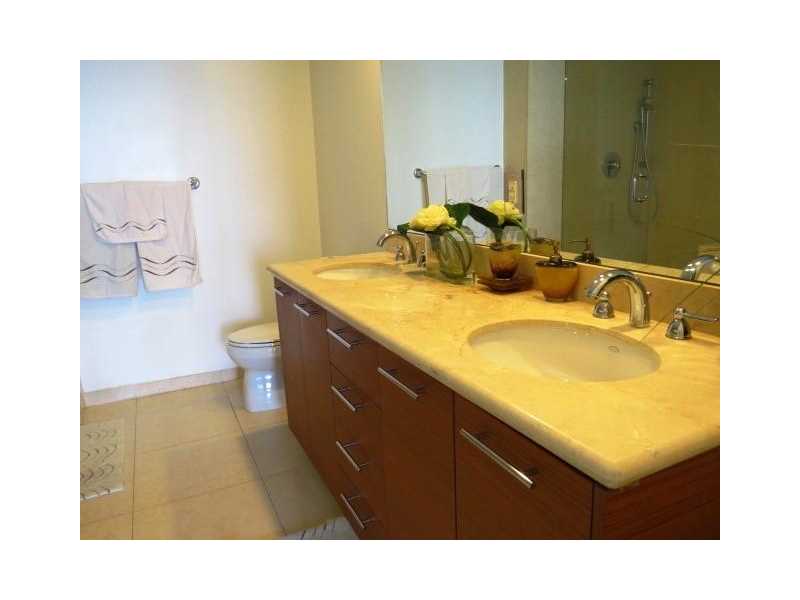 50Biscayne Blvd, Miami, FL 33132