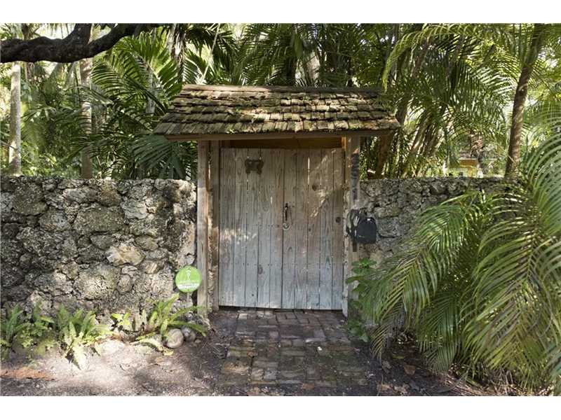 3571Linden Ln, Miami, FL 33133