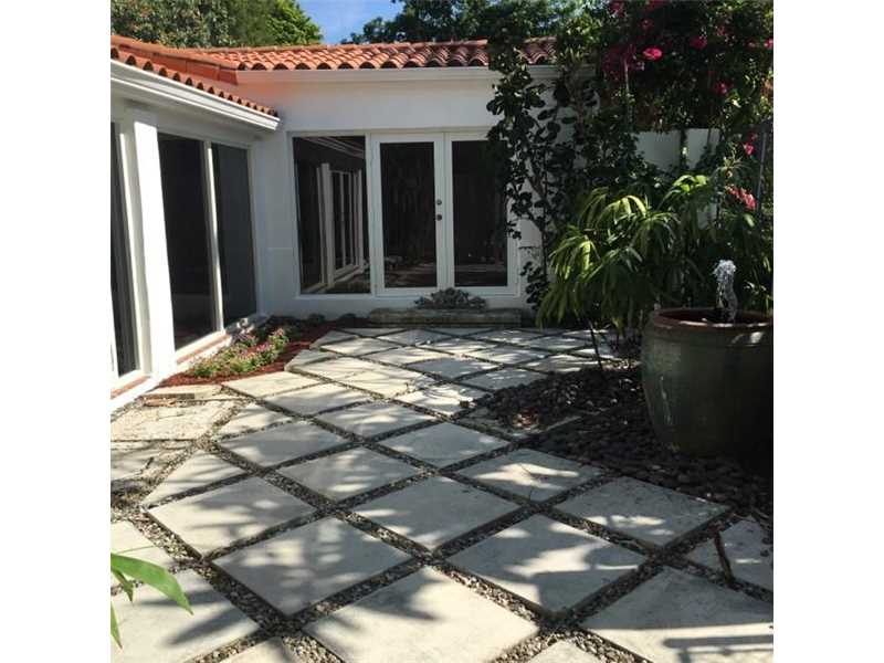 333 Mendoza Ave, Coral Gables, FL 33134