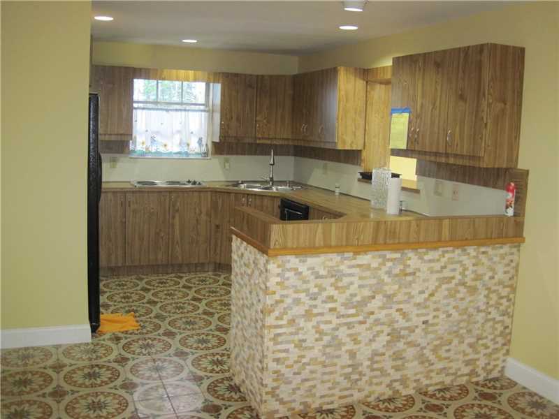 3910 South Le Jeune Rd, Coral Gables, FL 33134