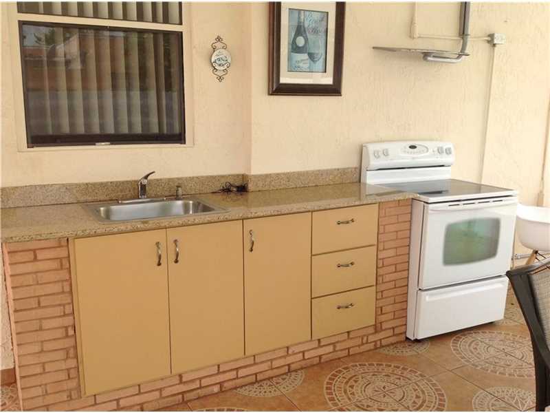 1742 Southwest 11th St, Miami, FL 33135