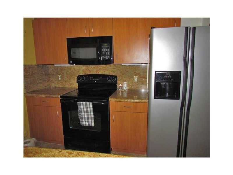 816 Northwest 11th St, Miami, FL 33136