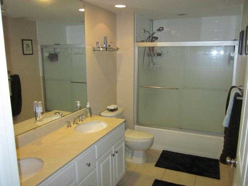 Address Not Available, Miami, FL 33137