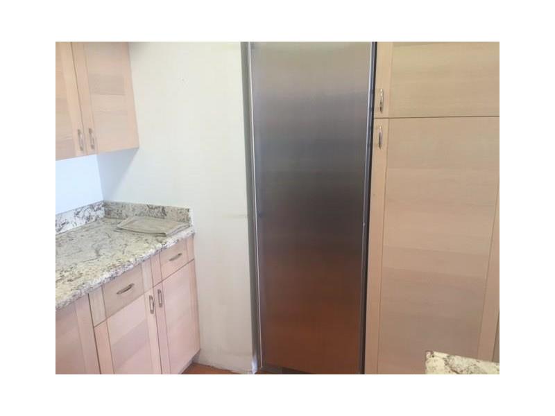 2121 North Bayshore Dr, Miami, FL 33137