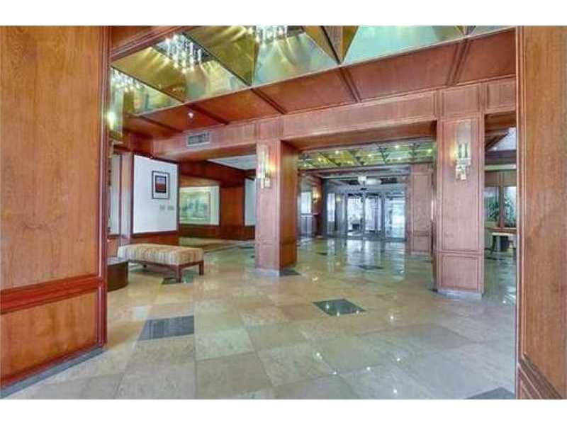600 Northeast 36 st, Miami, FL 33137