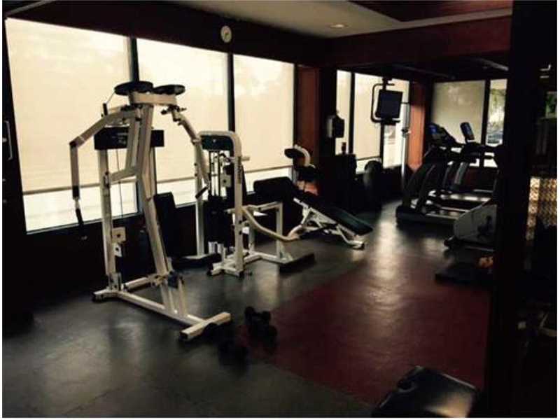 600 Northeast 36 st, Miami, FL 33137