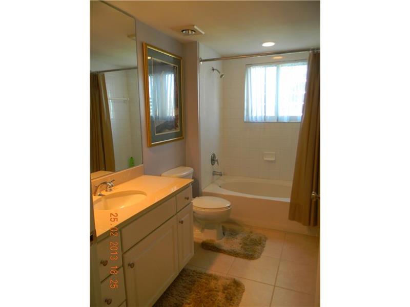 2000 North BAYSHORE, Miami, FL 33137