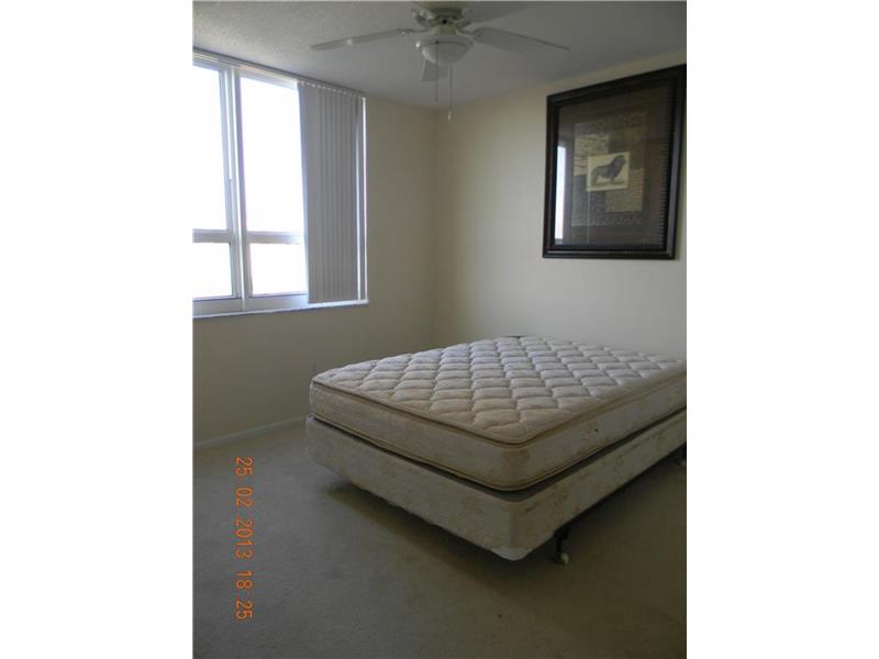 2000 North BAYSHORE, Miami, FL 33137