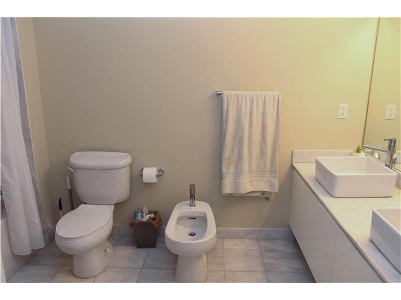 601 Northeast 36th St, Miami, FL 33137