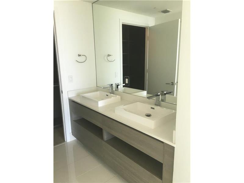 460 Northeast 28 ST, Miami, FL 33137