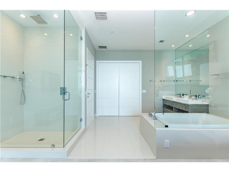 460 Northeast 28 ST, Miami, FL 33137