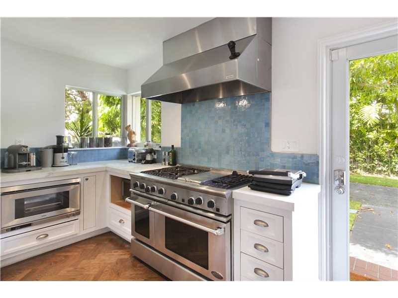575Hibiscus Ln, Miami, FL 33137