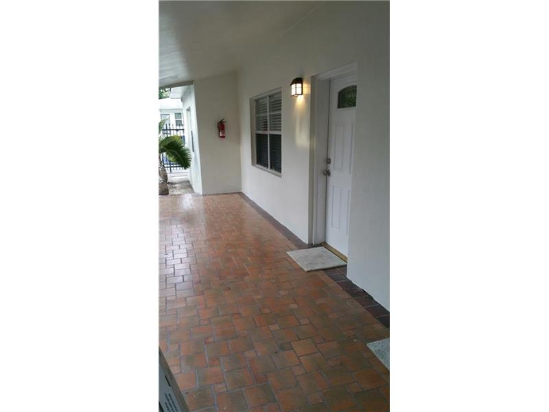 550 Northeast 68th St, Miami, FL 33138