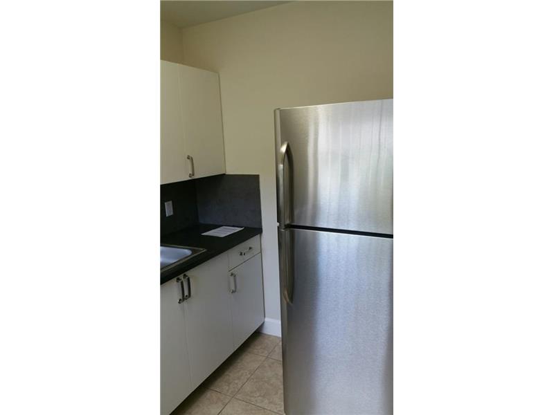 550 Northeast 68th St, Miami, FL 33138