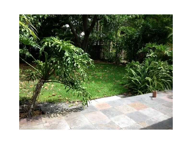 315 Northeast 89th St, El Portal, FL 33138